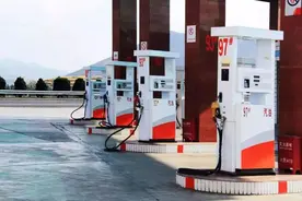 @太原人，92号汽油最高零售价格为7.61元/升今年成品油价首次下调图片