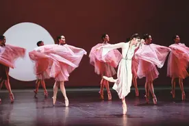 用足尖演绎宝黛神韵！中央芭蕾舞团最新原创芭蕾舞剧《红楼梦》来厦演出图片