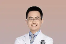 脚底长了小疙瘩，是跖疣还是鸡眼？ #医学科普  #抖出健康知识宝藏  #知识点亮她 #鸡眼 #跖疣视频封面