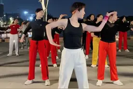 肩颈疏通操,适合肩颈有困扰的 #肩颈操 #肩颈疏通 #肩背训练 #居家锻炼 #每天坚持锻炼视频封面