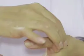 痛风发作？按压手上这个地方就能缓解！视频封面