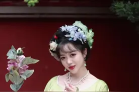 想不到吧～大家都以为它是个正统唐制坦领汉服，其实它是个假两件汉元素～夏天来了，能少穿一件是一件！#汉元素 #唐制汉服 #听月小筑 #听月掌柜视频封面