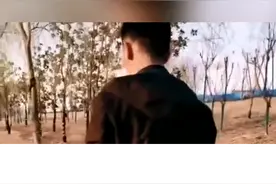 还记得这个送礼物被拒收后，转赠陌生女孩的小哥哥吗？他俩的后续来了！视频封面