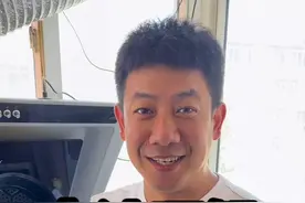 盘锦河蟹正确做法，清蒸不要结绳，撒点盐，上汽后计时15分钟，关火闷2分钟，嘎嘎香#盘锦河蟹 #大闸蟹 #秋后的大闸蟹顶盖肥视频封面