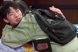 #杨幂魏大勋疑似同居 两人的互动齁甜 #杨幂 #魏大勋视频封面
