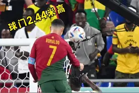 C罗再度展现惊人弹跳，头顶远远高出2.44米的球门横梁#卡塔尔世界杯 #2022世界杯视频封面