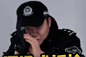 沉浸式体验95-1自动步枪拆解组装过程#战术装备 #第一视角 @临邑公安