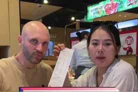 他是一点也不社死啊@中美异国恋-三胎中视频封面