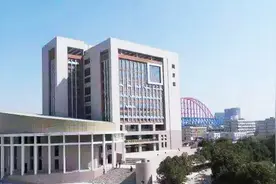 安徽医学高等专科学校宣传片视频封面