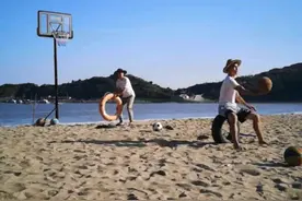 知道502胶的名称由来吗？据说实验了502次才研制出，投球也一样。视频封面