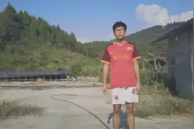 农村小伙子脚农破皮，流血了，只用一招就止血。