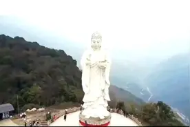 好听的佛歌送给你，菩萨保佑你出门遇贵人，好运常伴身边