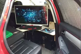 比亚迪唐，台式电脑加空调一晚才耗百分之19的电。加做电脑桌教程