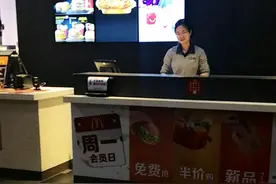 麦当劳里可以进狗了？