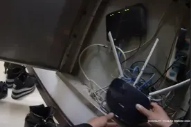 家里上不去网？叫个维修师傅加班上门维修,收费100十分钟搞定。视频封面
