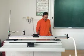 高中物理实验必须知道的器材:认识气垫导轨和光电门。