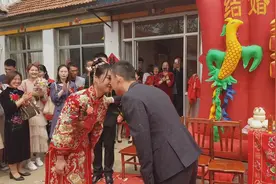 叫1声爸，10000元，看鲁东婚礼习俗
