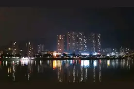 四川广元：嘉陵江边看广元夜景，川北这座城市你来过吗，怎么样。视频封面