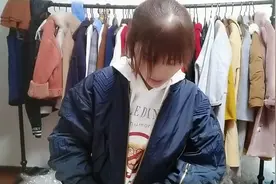 原来外套搭卫衣这么好看，减龄显瘦，还这么实惠。视频封面