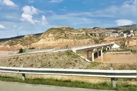 连霍高速天水到武山段青山逶迤，河水悠悠，让人心驰神往！视频封面