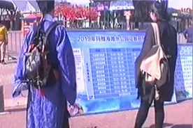 用30年前的老录像机拍摄的视频。不需要滤镜。自然复古风。厉害了视频封面