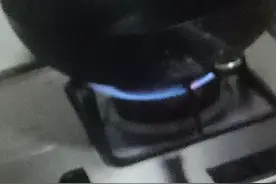 如何做韭菜粑粑  感觉没有做出来就想起一股韭菜味咯