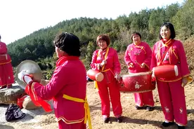 祝贺江油市厚坝镇烧坊村三组村民自愿捐款修复塘堰今天圆满成功！