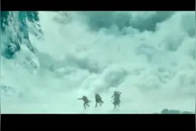 太可怕了雪山上海豚音引起的雪崩