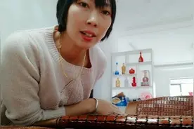 今天把麻将席沙发垫子再重新擦洗一遍，你们都用什么简便的方法呢视频封面