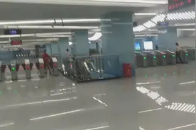广州最荒漠的地铁站--东风站  连周末都没几个人视频封面