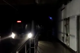 西安地铁2号线钟楼站列车进站，开往西安北站视频封面