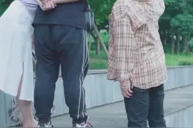 【七舅脑爷】最疯狂的毕业表白，做我女朋友好不好？视频封面