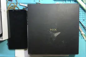 小米mix2s充电闪屏，本以为是个青铜级别的故障，结果是个王者！视频封面