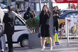 不挑身材的尖头细跟鞋，轻松搭配出时尚个性视频封面