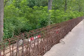 山西南部平陆和芮城交界地，公路两边修起了防护墙，结实又安全视频封面