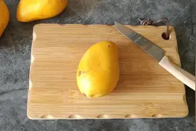 都说小芒果这么吃浪费，今天试了试，简单方便不浪费