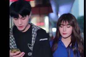 女友撒娇说没电了，还假装晕倒，男友的反应好宠溺视频封面