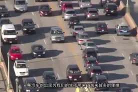 汽车上铁路，和火车赛跑，不怕被追尾吗？视频封面