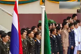 泰国女兵阅兵,网友：她们来了，她们蹦蹦跳跳的来了视频封面