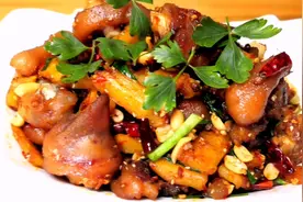 香锅猪蹄这样做，麻辣鲜香，脱骨有嚼劲，快来试试吧