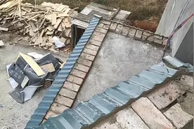 自建房装修。原来阳台是这样设计方便后期安装浇灌罗马柱护栏的！视频封面