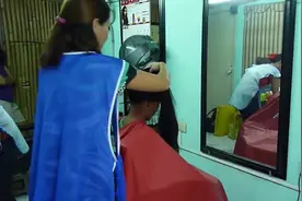 农村妹子一时想不开，把长发剪掉剃光，后悔都来不及了视频封面