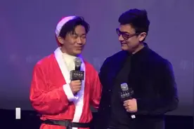 王宝强7岁女儿长开后变美了，低头微笑时就像是翻版马蓉视频封面