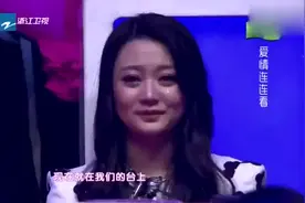 小伙现场来寻前女友，认错道歉后前女友失控大哭，可惜来得太晚了视频封面