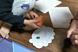 儿子把绿色和橙色混合，成功的得到了——鸭屎绿视频封面