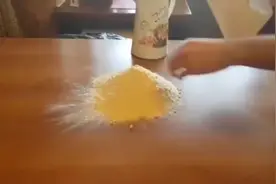 姐姐这样制作果仁千层酥，千层不只是说说，这层次做的也太薄了吧