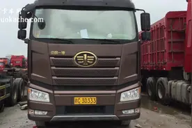 六个月的解放J6P牵引车550马力折旧多少？司机：毕竟是二手不值钱视频封面