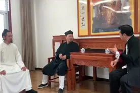 武当道长钟云龙谈网络名利，字字珠玑，实在暗讽徒弟陈师行吗？视频封面