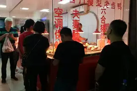 国庆放假连夜开车回家，路上堵车严重，600公里的路开了12个小时