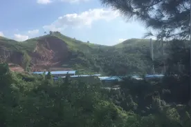 依山而建的工厂，高高矗立的烟囱，就不怕发生泥石流吗？视频封面